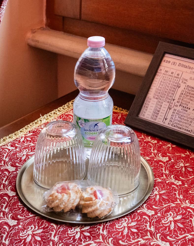 Camera Piazza Adettagli